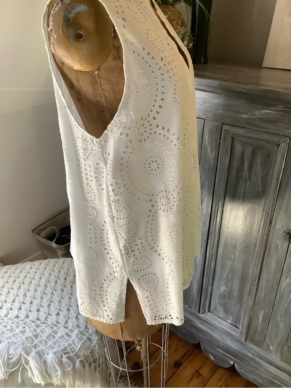 Lace top - Picture 3 of 9